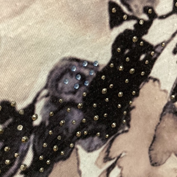 Floral Short Sleeve Top - Black and Gray - Picture 8 of 11